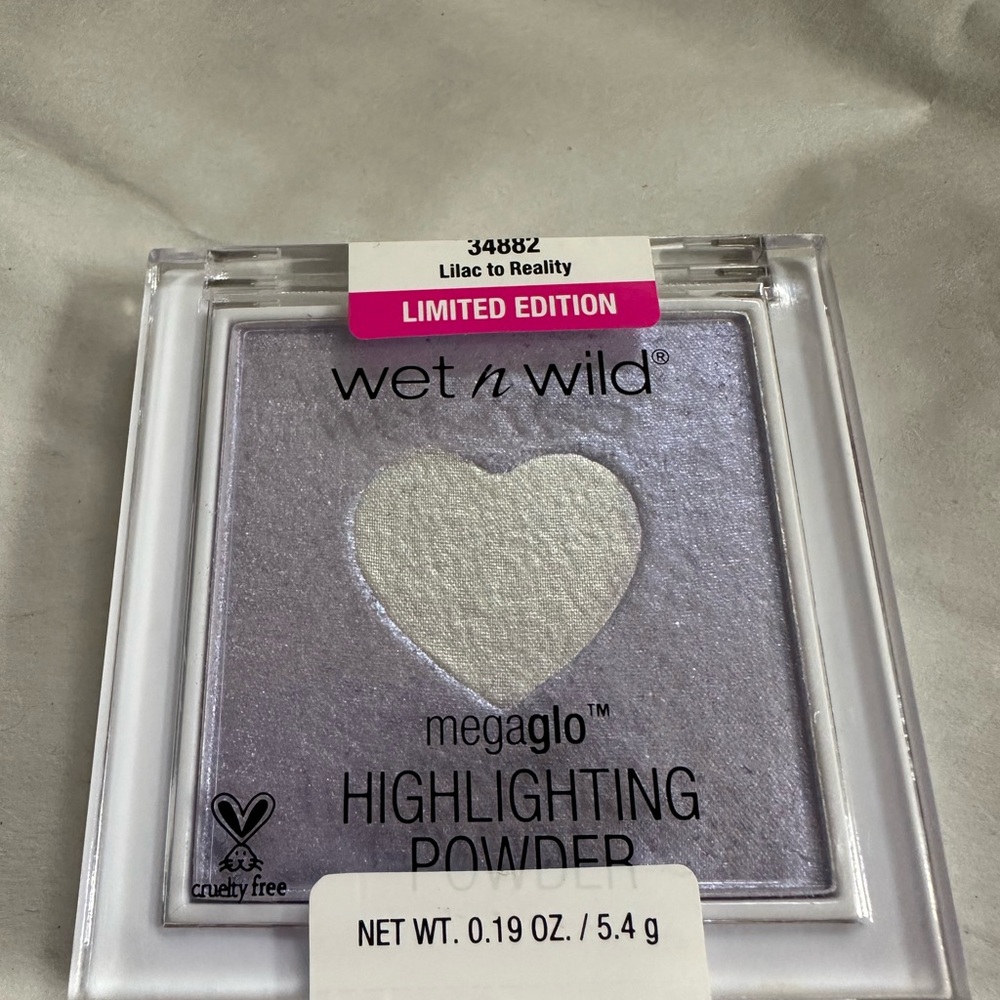NEW Wet n Wild MegaGlo Highlighting Powder - Lilac to Reality Limited Edition